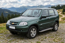 Chevrolet Niva 1998-2020 Pedane Laterali Maydos V2 (2 pz, Alluminio e Acciaio Inox) foto 1