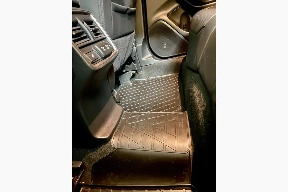 Subaru Forester 2018-2024 Tappetino tunnel posteriore (Stingray Premium) Foto 3
