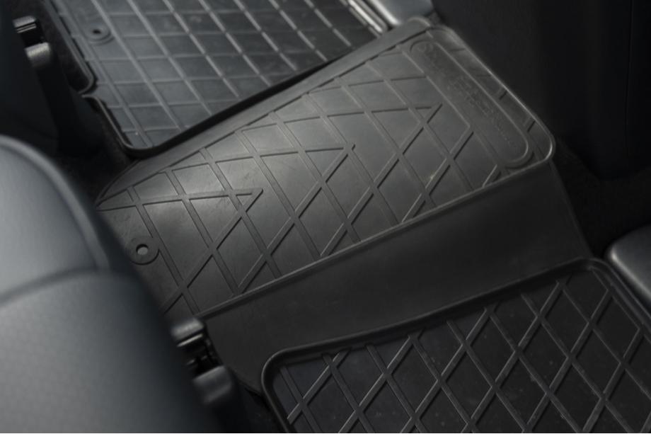 Toyota Land Cruiser Prado 150 2009-2023 Tappetino tunnel posteriore (Stingray Premium) Foto 1