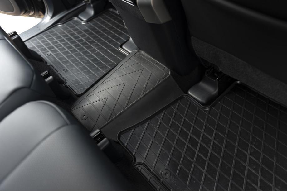 Toyota Land Cruiser Prado 150 2009-2023 Tappetino tunnel posteriore (Stingray Premium) Foto 2