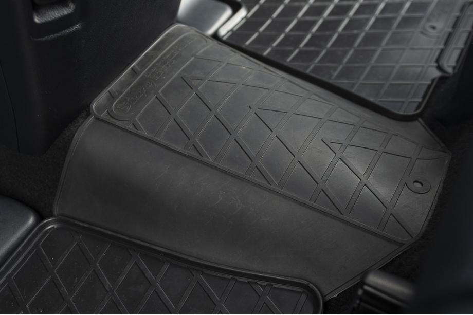 Toyota Land Cruiser Prado 150 2009-2023 Tappetino tunnel posteriore (Stingray Premium) Foto 7