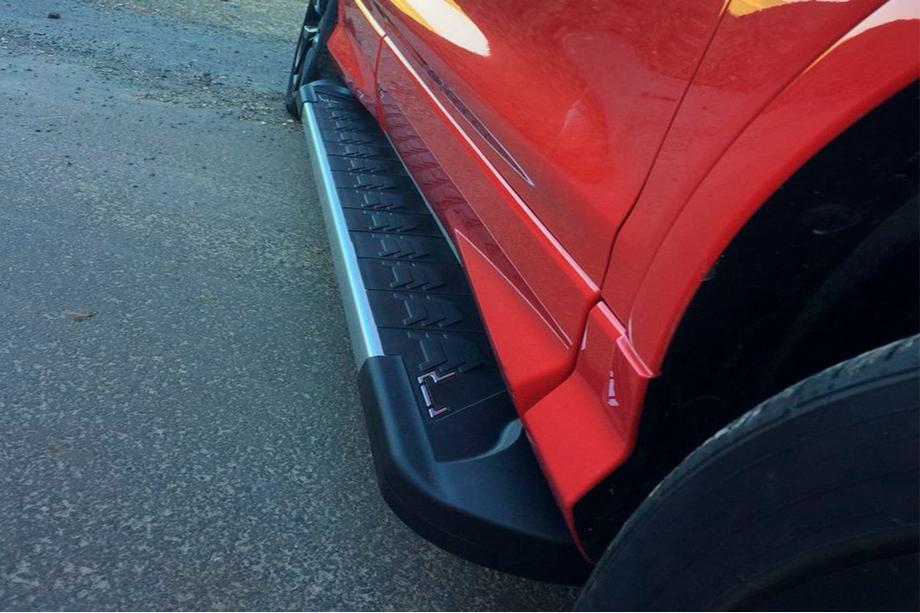 Skoda Karoq 2018- Pedane Laterali RedLine V1 (2 pz, Alluminio) Image
