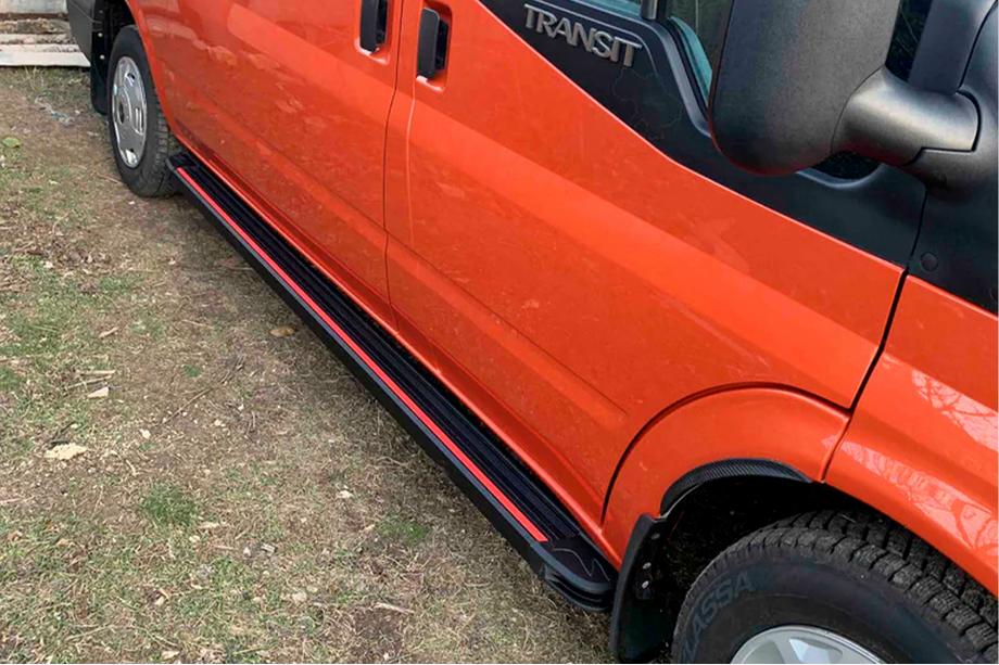 Ford Transit 2000–2014 Pedane Laterali Maya Red (2 pz, Alluminio) L2 (passo medio) Foto 2