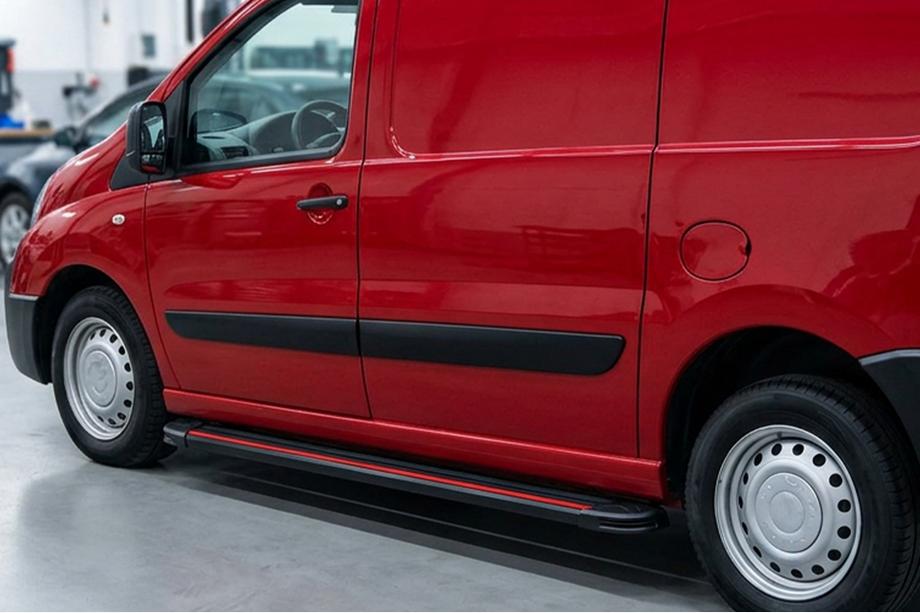 Peugeot Expert 2007-2016 Pedane Laterali Maya Red (2 pz, Alluminio) Foto 1