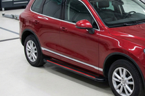 Porsche Cayenne 2003–2010 Pedane Laterali Maya Red (2 pz, Alluminio) foto 1