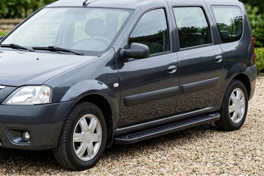 Lada Largus 2012- Pedane Laterali Allmond Black (2 pz, Alluminio) Image