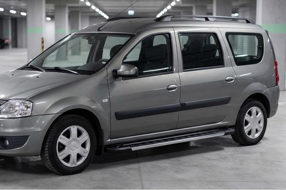 Lada Largus 2012- Pedane Laterali RedLine V1 (2 pz, Alluminio) Image