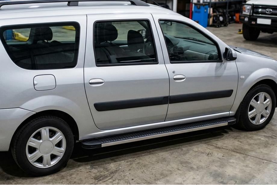 Lada Largus 2012- Pedane Laterali Maya V1 (2 pz, Alluminio) Image