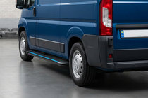Fiat Ducato 2006-2025 Pedane Laterali Maya Blue (2 pz, Alluminio) Passo Lungo foto 1