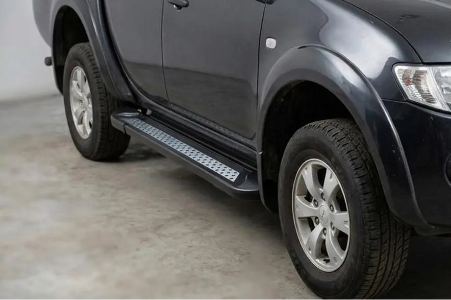 Fiat Fullback 2016- Pedane Laterali New Vision Black (2 pz, Alluminio) Image