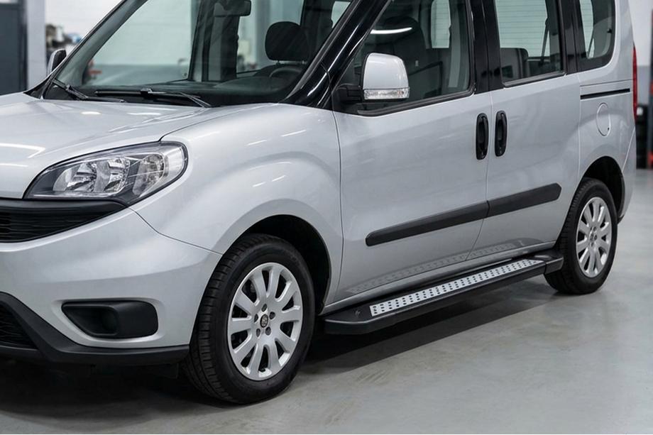Opel Combo 2012-2018 Pedane Laterali New Vision Black (2 pz, Alluminio) Base Maxi Image
