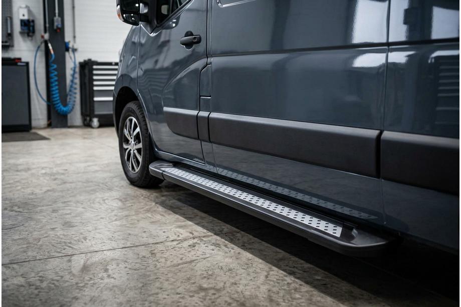Opel Movano 2010-2021 Pedane Laterali New Vision Black (2 pz, Alluminio) Image