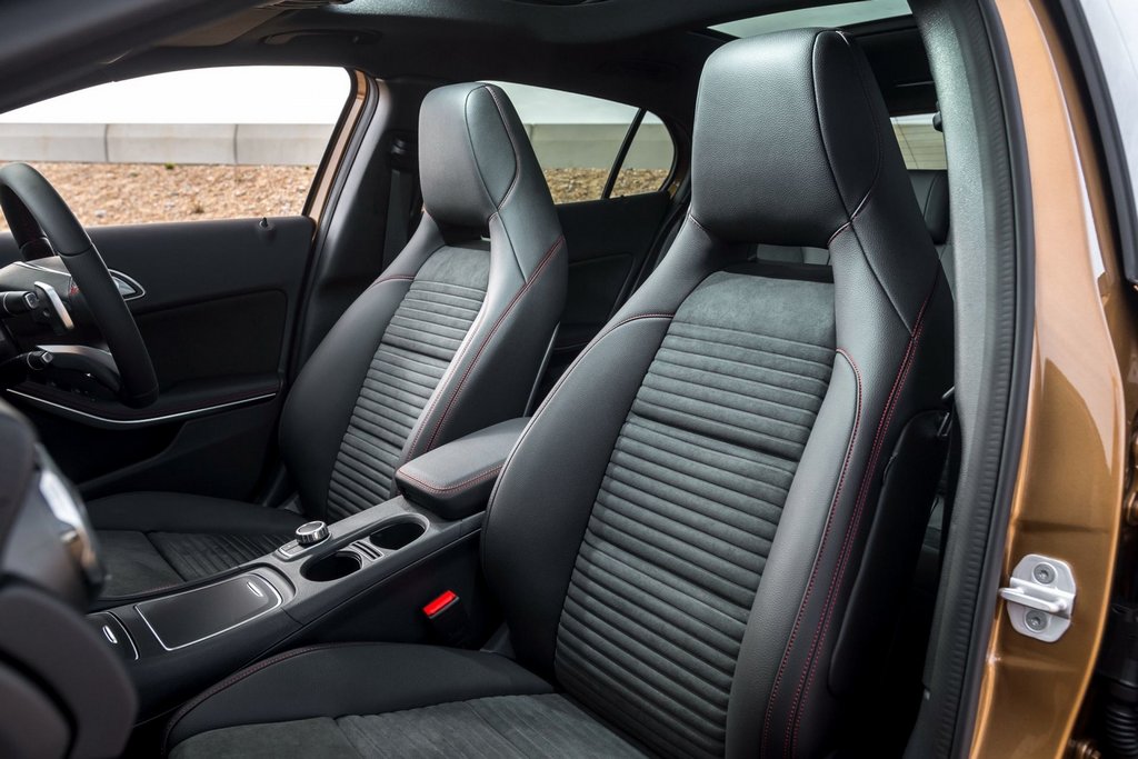 Sfoglia il crossover compatto Mercedes-Benz GLA-Class