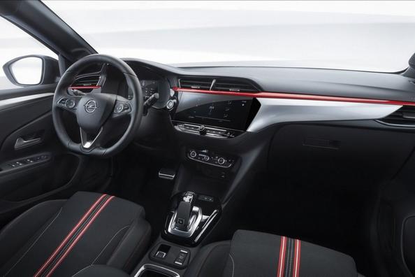 Cinque porte hatchback Opel Corsa sesta generazione Foto 4