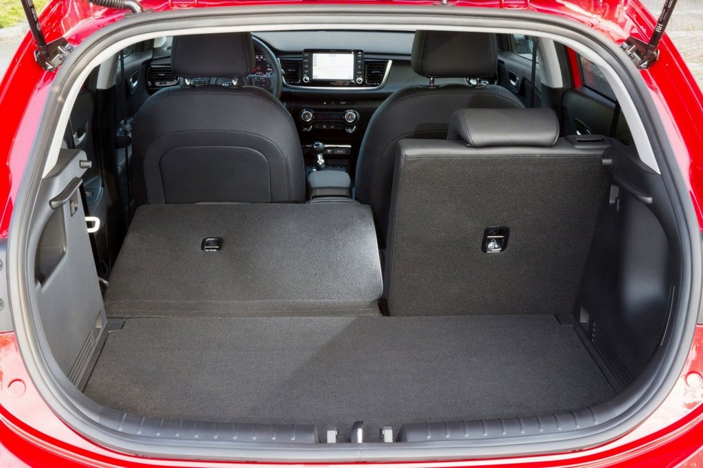 Berlina Kia Rio quarta generazione