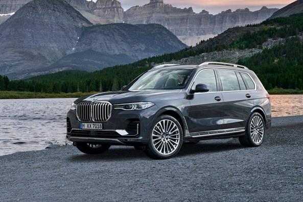 Sfoglia full-size crossover BMW X7