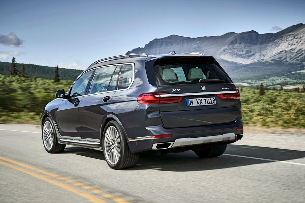 Sfoglia full-size crossover BMW X7