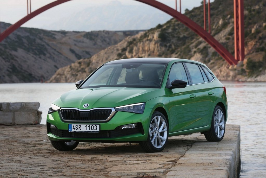 Sfoglia cinque porte berlina Skoda Scala