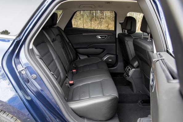Recensione di medie dimensioni station wagon Renault Talisman Estate Foto 7