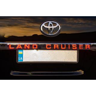 Cornice LED sopra la targa (2016+) Toyota Land Cruiser 200 2007-2021 foto 4