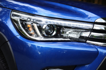 Toyota Hilux 2015- Fari anteriori OEM V1 2015-2019 (LED, 2 pz) foto 1
