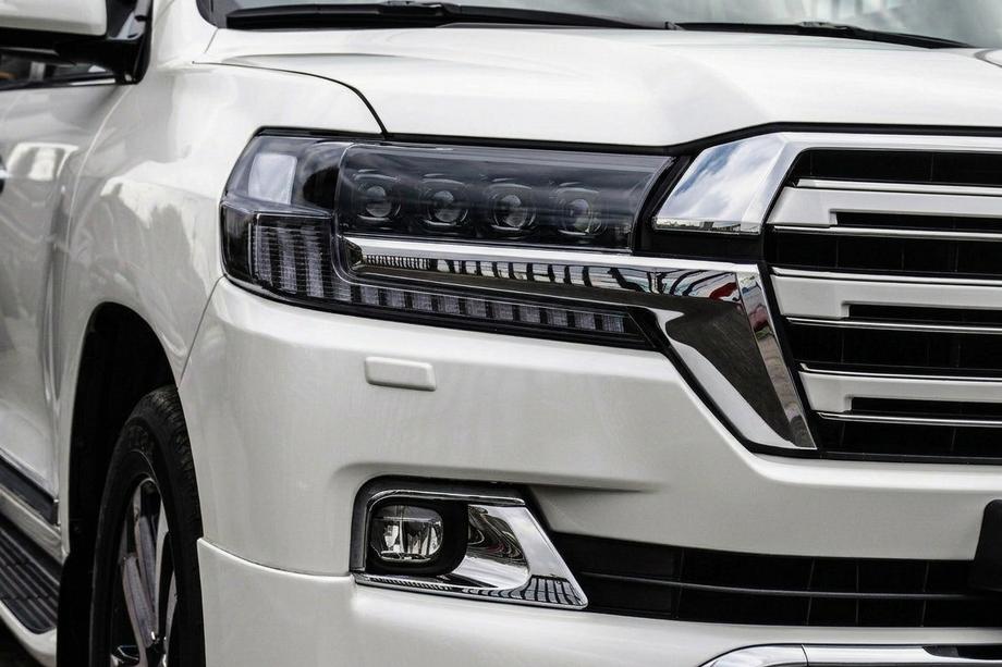 Toyota Land Cruiser 200 2007-2021 Fari Anteriori 2016+ (Bugatti) Image
