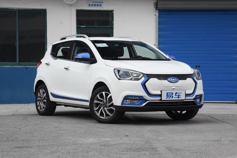 Panoramica del crossover elettrico JAC iEV7S