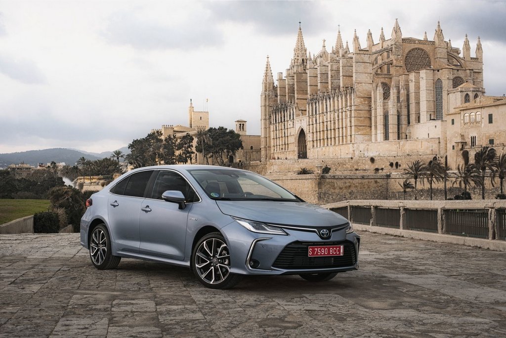 La berlina ibrida di Toyota Corolla