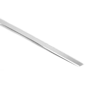Modanatura cromata sopra la targa (Sedan, acciaio inox) foto 3