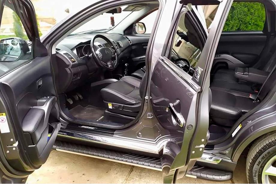 Mitsubishi Outlander 2006-2012 Pedane laterali Bosphorus Grey (2 pz, alluminio) Foto 6