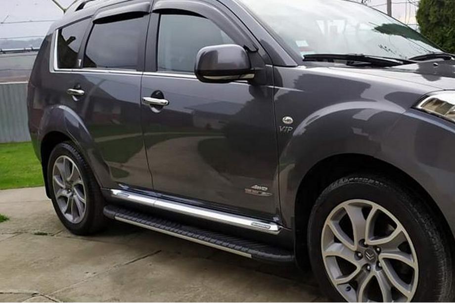 Mitsubishi Outlander 2006-2012 Pedane laterali Bosphorus Grey (2 pz, alluminio) Foto 5