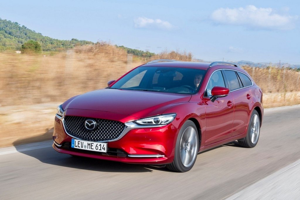 Recensione aggiornato station wagon Mazda 6 Combi