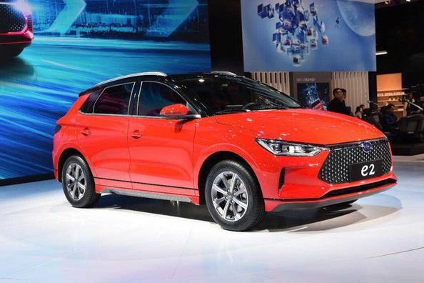 Elettrico hatchback a cinque porte, BYD e2
