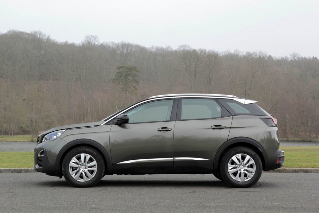 Compatto crossover Peugeot 3008 seconda generazione