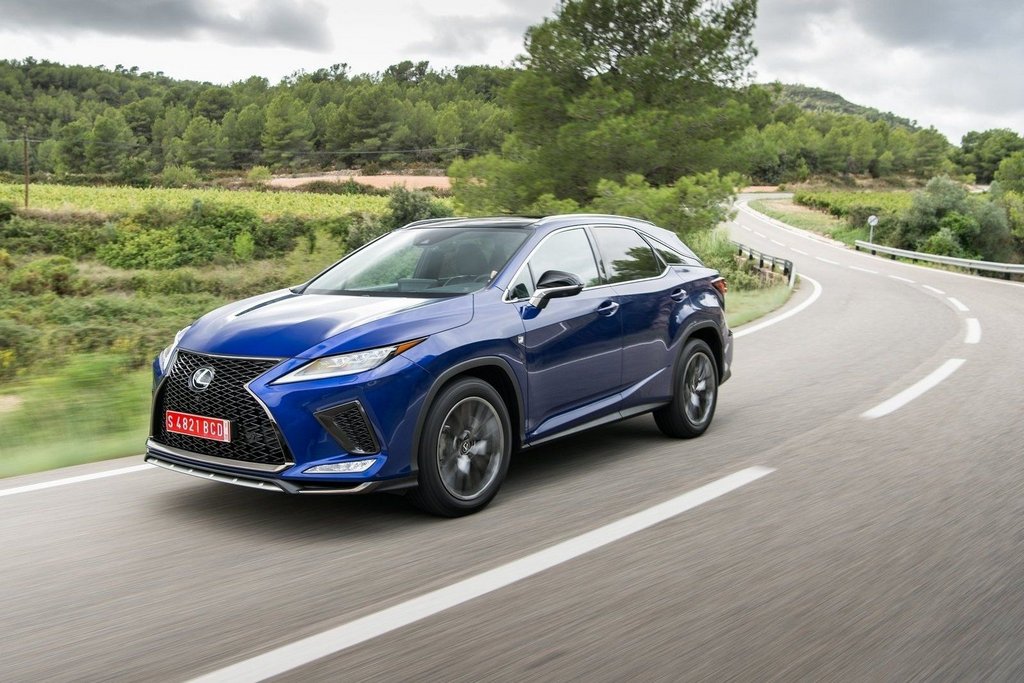 Versione restyling del crossover Lexus RX