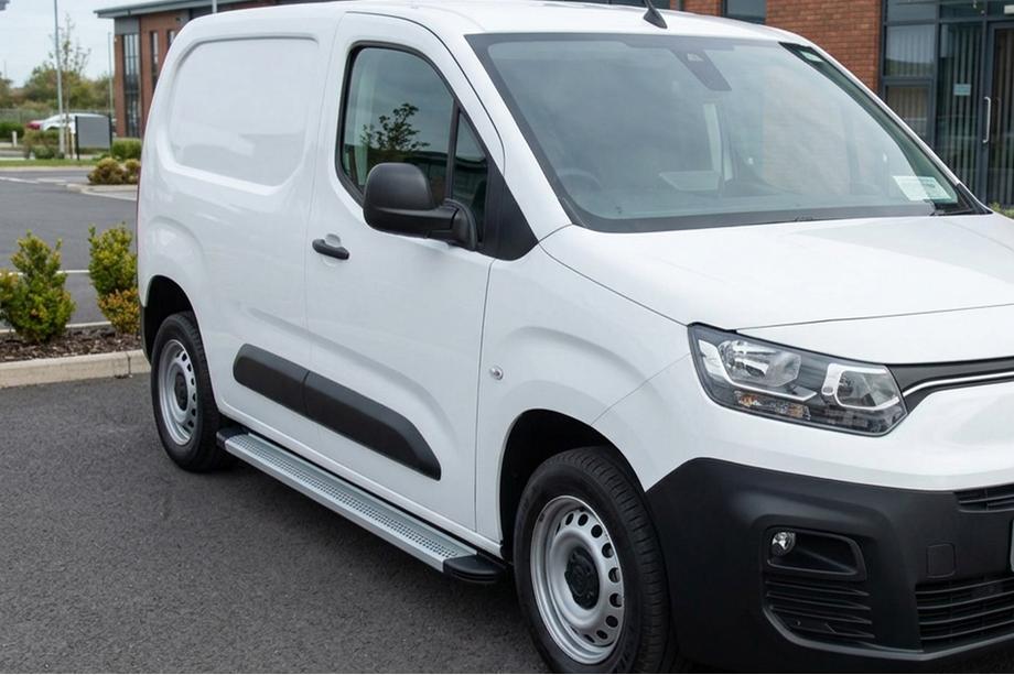 Opel Combo 2019- Pedane Laterali Maya V2 (2 pz, Alluminio) Image
