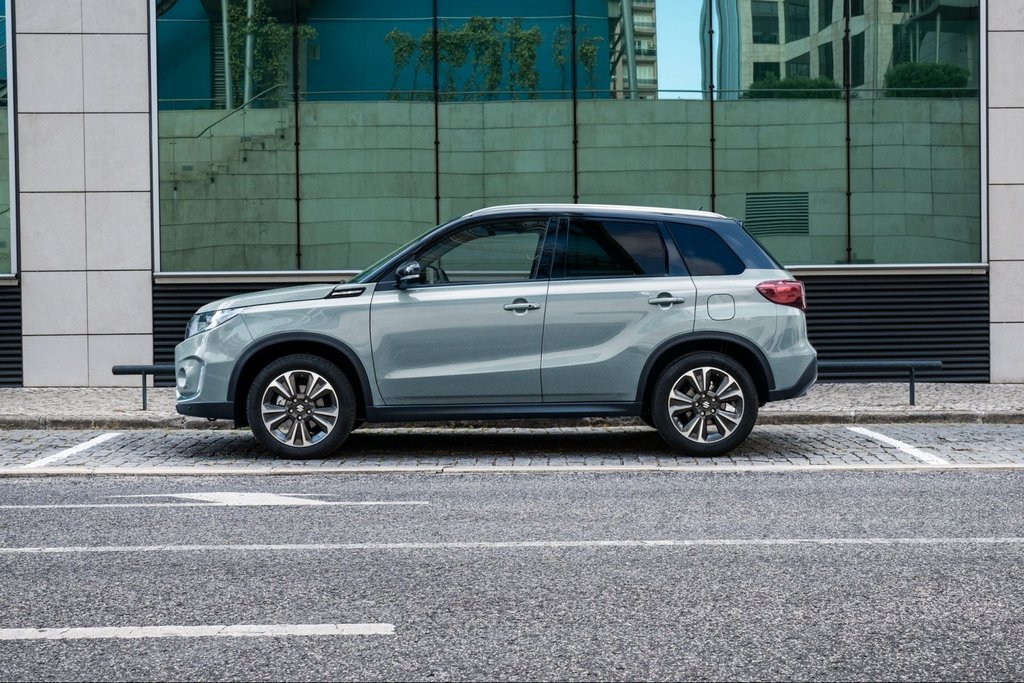 Recensione di un crossover compatto Suzuki Vitara