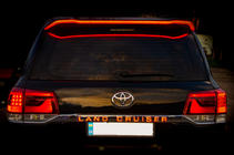 Toyota Land Cruiser 200 2007-2021 Spoiler FullLed (2016+) foto 2