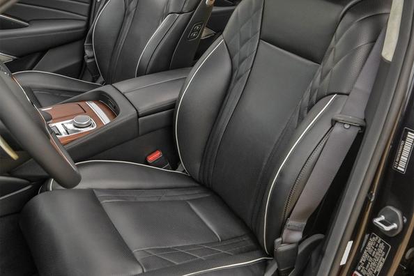 La seconda generazione della berlina executive KIA K900 Foto 8
