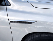 Lexus LX570/450d 2008-2022 Set di stemmi effetto carbonio (4 pz) foto 2