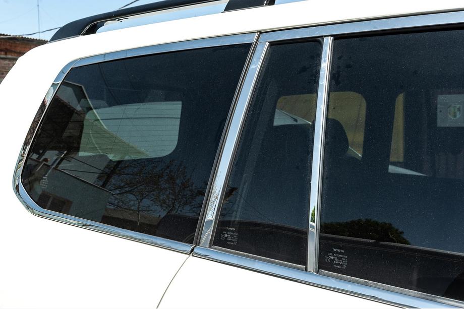 Lexus LX570/450d 2008-2022 Kit completo cornici finestrini e montanti acciaio inox Foto 6