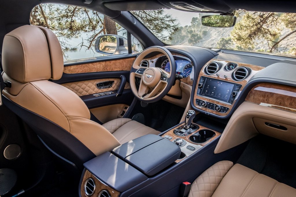 Sfoglia crossover di lusso Bentley Bentayga