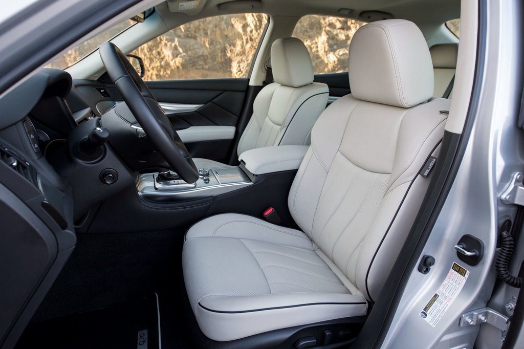 Recensione premio berlina Infiniti Q70