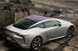 Panoramica di una coupé ad alte prestazioni Lexus LC500 foto 3