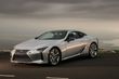 Panoramica di una coupé ad alte prestazioni Lexus LC500 foto 12