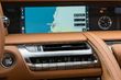 Panoramica di una coupé ad alte prestazioni Lexus LC500 foto 8