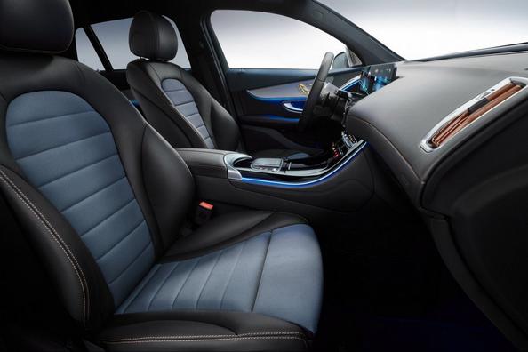 Elettrico, trazione integrale crossover Mercedes-Benz EQC Foto 6