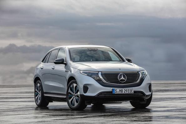 Elettrico, trazione integrale crossover Mercedes-Benz EQC