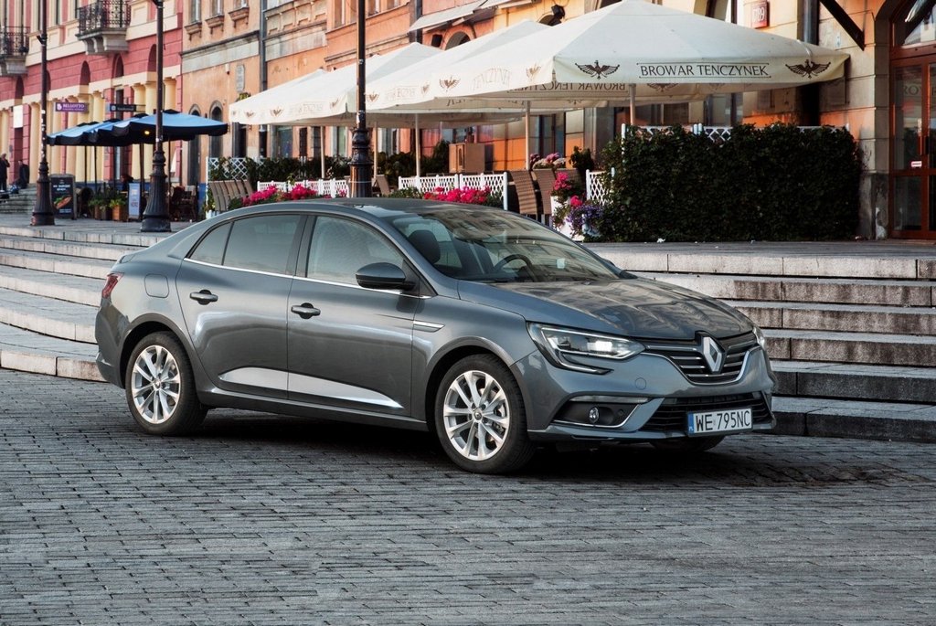 Sfoglia berlina Renault Megane quarta incarnazione
