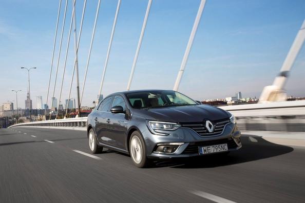 Sfoglia berlina Renault Megane quarta incarnazione Foto 14